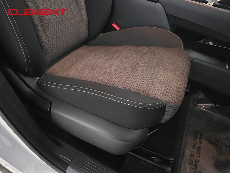 Nissan Rogue Vehicle Image 29