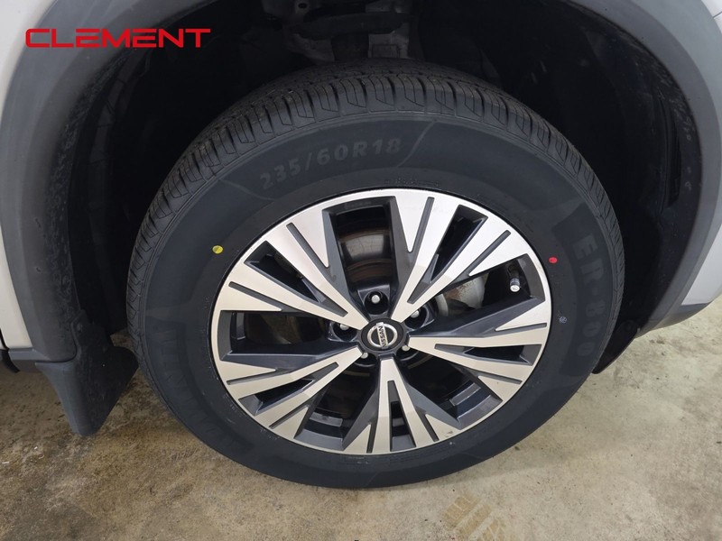 Nissan Rogue Vehicle Image 32