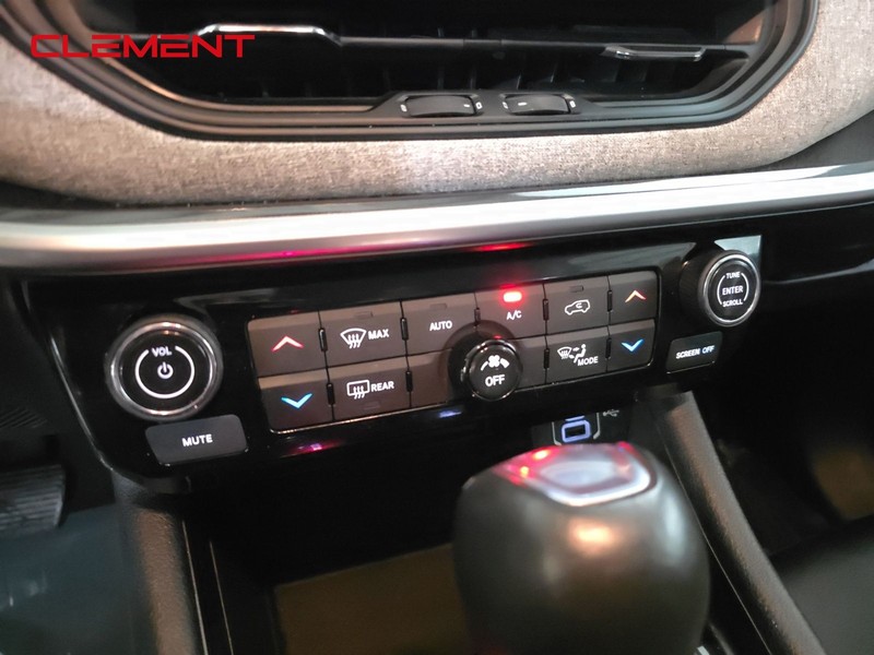 Jeep Compass Vehicle Image 19