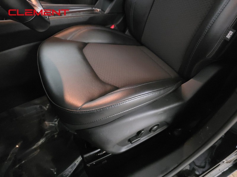Jeep Compass Vehicle Image 24