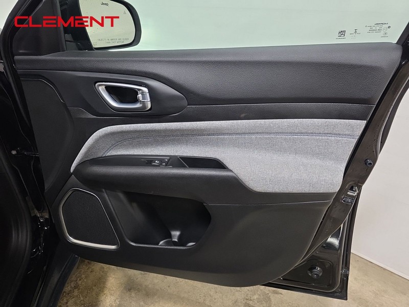 Jeep Compass Vehicle Image 32