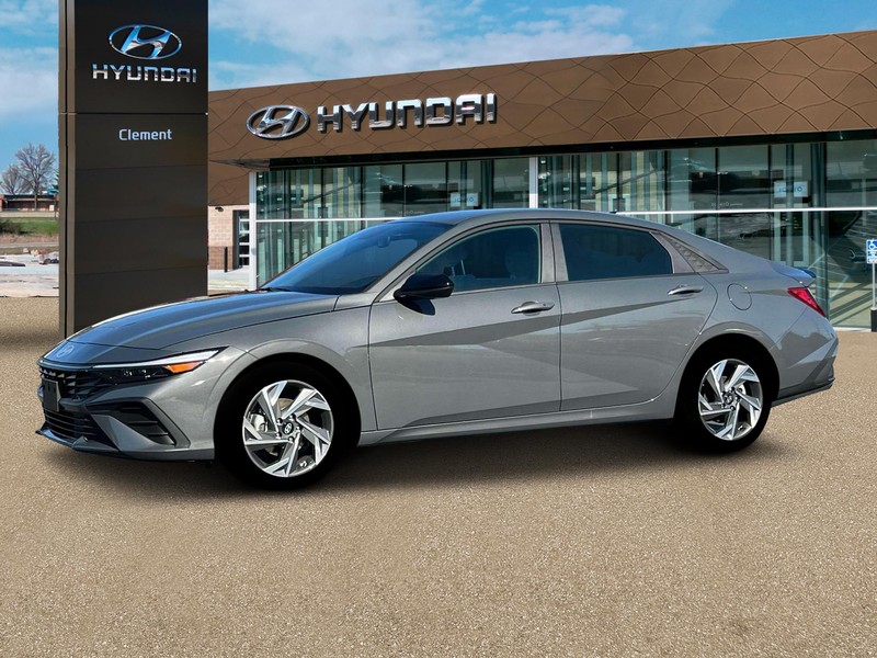 Hyundai Elantra Vehicle Image 02