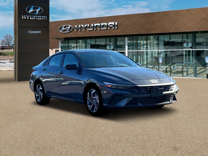 Hyundai Elantra Vehicle Image 11