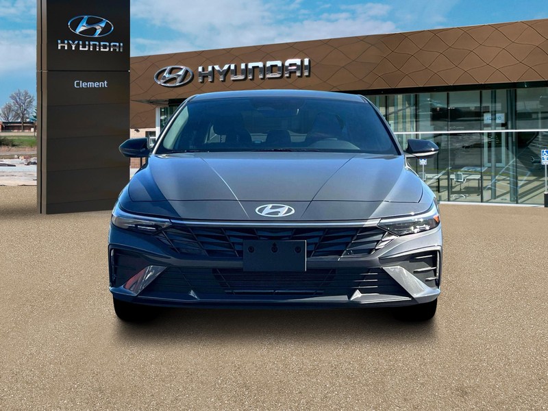 Hyundai Elantra Vehicle Image 12
