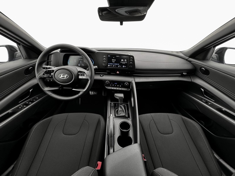 Hyundai Elantra Vehicle Image 13