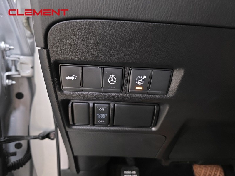 Nissan Armada Vehicle Image 10