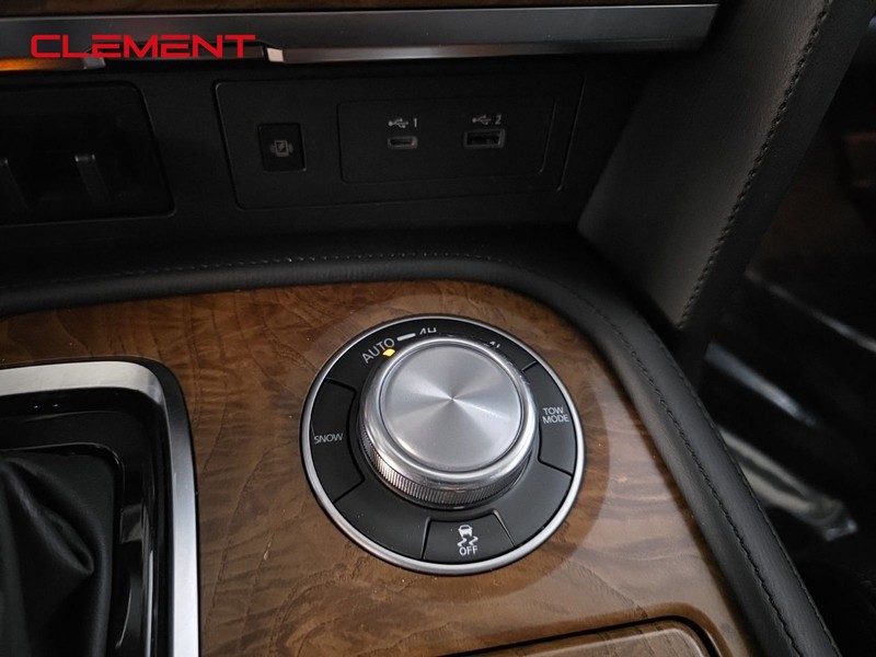 Nissan Armada Vehicle Image 19