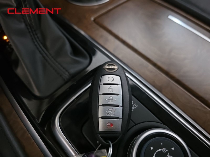 Nissan Armada Vehicle Image 21
