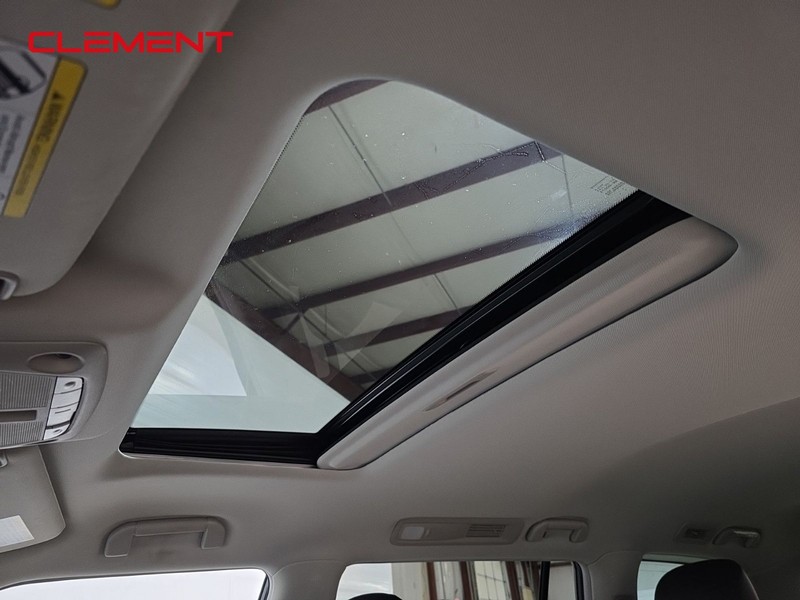 Nissan Armada Vehicle Image 22