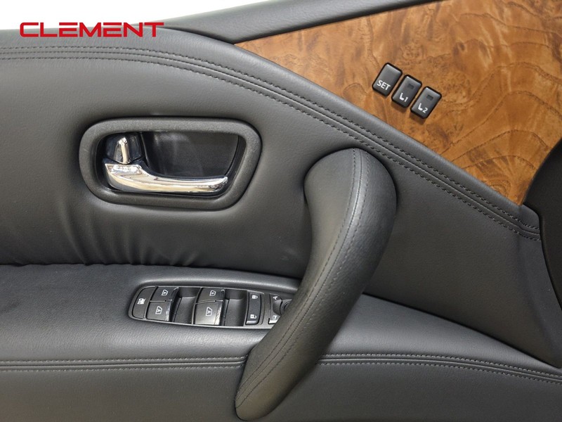 Nissan Armada Vehicle Image 23