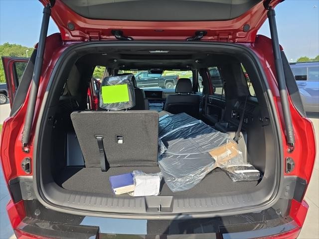 Hyundai Santa Fe Hybrid Vehicle Full-screen Gallery Image 9