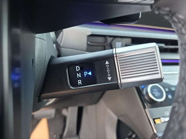 Hyundai Santa Fe Hybrid Vehicle Full-screen Gallery Image 17