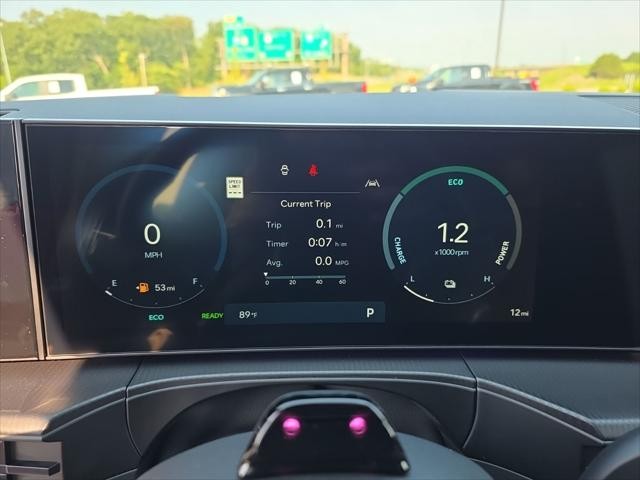 Hyundai Santa Fe Hybrid Vehicle Full-screen Gallery Image 18