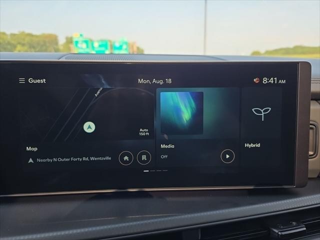 Hyundai Santa Fe Hybrid Vehicle Full-screen Gallery Image 19