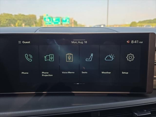 Hyundai Santa Fe Hybrid Vehicle Full-screen Gallery Image 20