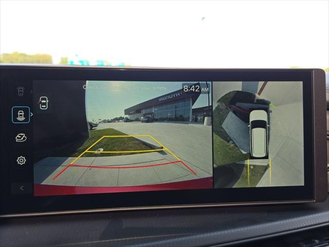 Hyundai Santa Fe Hybrid Vehicle Full-screen Gallery Image 21