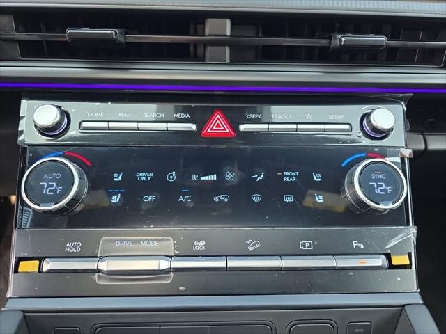 Hyundai Santa Fe Hybrid Vehicle Full-screen Gallery Image 22