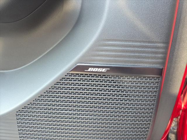 Hyundai Santa Fe Hybrid Vehicle Full-screen Gallery Image 27