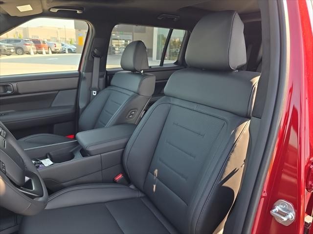 Hyundai Santa Fe Hybrid Vehicle Full-screen Gallery Image 30