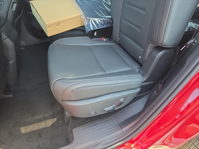 Hyundai Santa Fe Hybrid Vehicle Full-screen Gallery Image 32