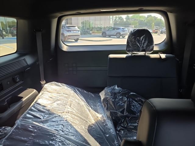 Hyundai Santa Fe Hybrid Vehicle Full-screen Gallery Image 34