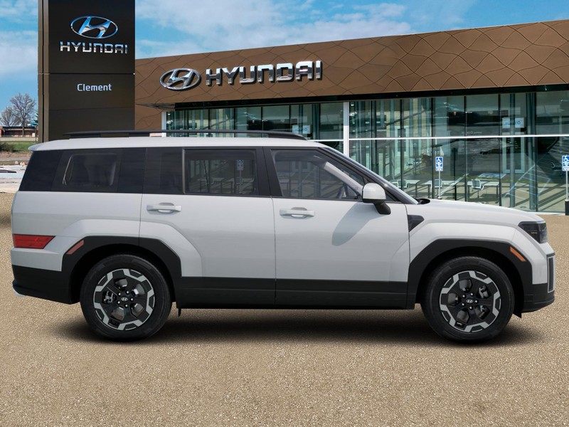 Hyundai Santa Fe Vehicle Full-screen Gallery Image 5