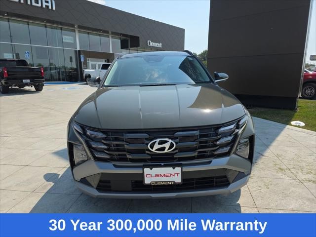 Hyundai Tucson Vehicle Full-screen Gallery Image 2