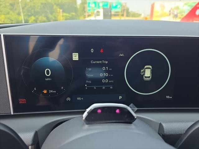 Hyundai Tucson Vehicle Full-screen Gallery Image 16