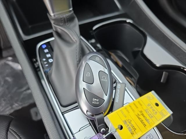 Hyundai Tucson Vehicle Full-screen Gallery Image 21