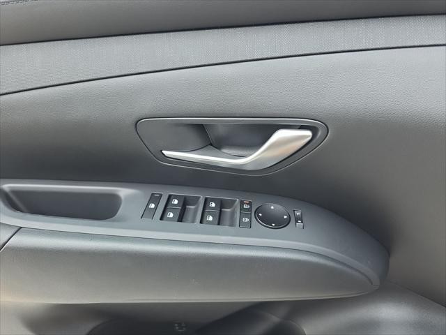 Hyundai Tucson Vehicle Full-screen Gallery Image 23