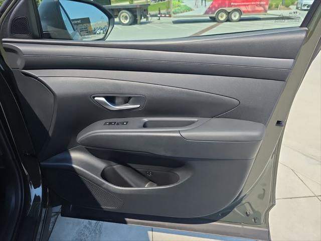 Hyundai Tucson Vehicle Full-screen Gallery Image 33