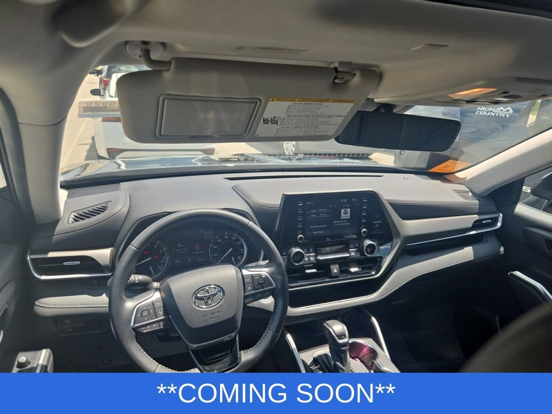 Toyota Highlander Vehicle Image 03