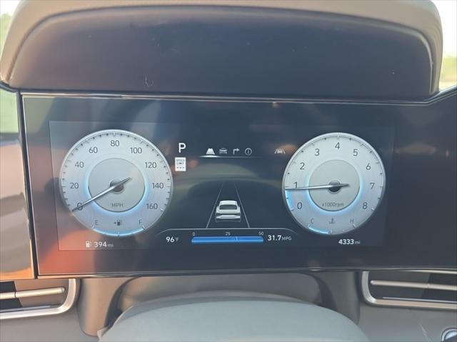 Hyundai Elantra Vehicle Full-screen Gallery Image 18