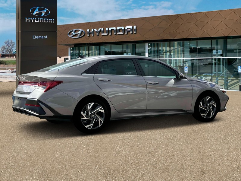 Hyundai Elantra Vehicle Image 08