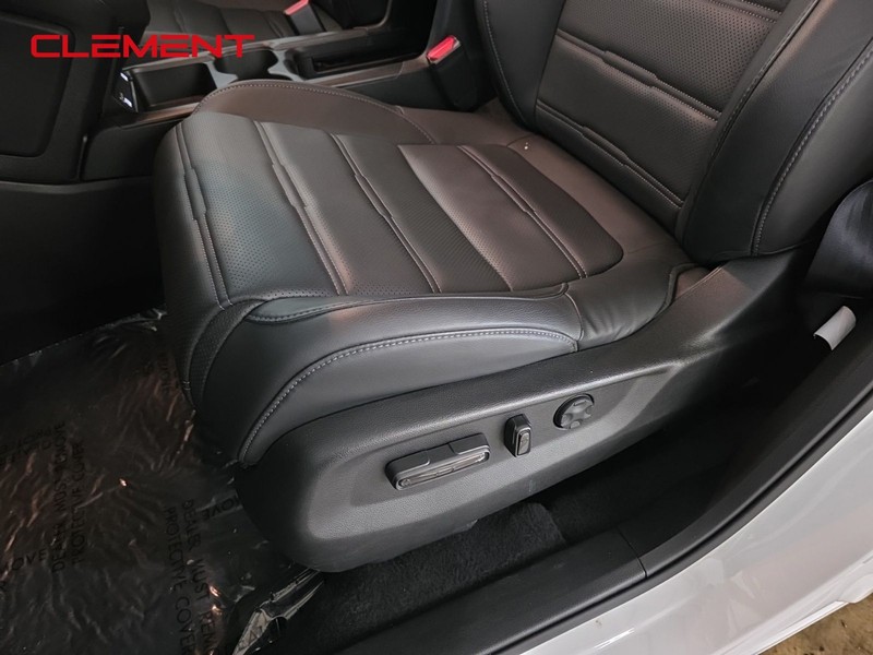 Honda CR-V Hybrid Vehicle Image 22
