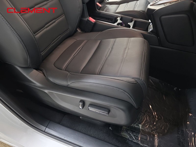 Honda CR-V Hybrid Vehicle Image 28