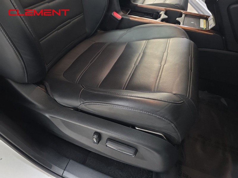 Honda CR-V Vehicle Image 30