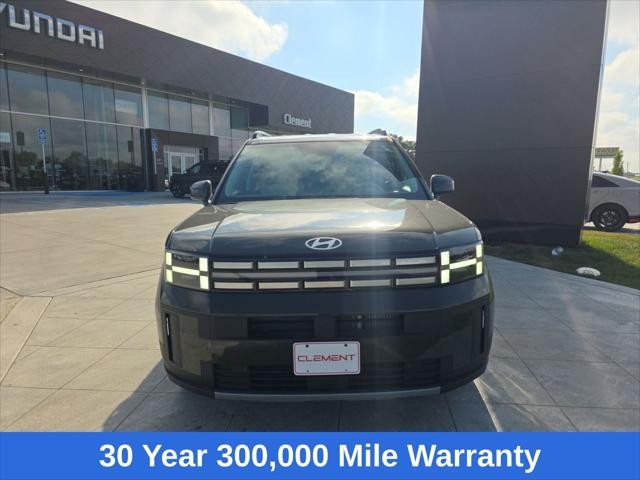 Hyundai Santa Fe Hybrid Vehicle Full-screen Gallery Image 2