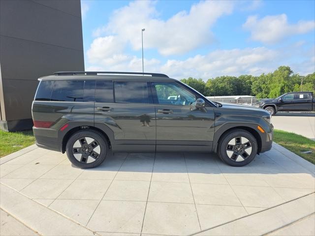 Hyundai Santa Fe Hybrid Vehicle Full-screen Gallery Image 4