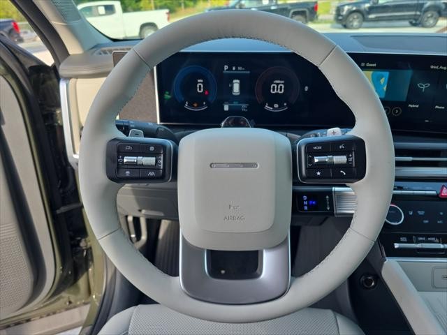 Hyundai Santa Fe Hybrid Vehicle Full-screen Gallery Image 14