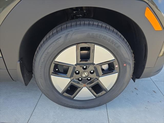 Hyundai Santa Fe Hybrid Vehicle Full-screen Gallery Image 34