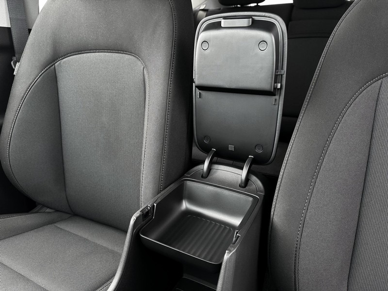 Hyundai Kona Vehicle Image 18