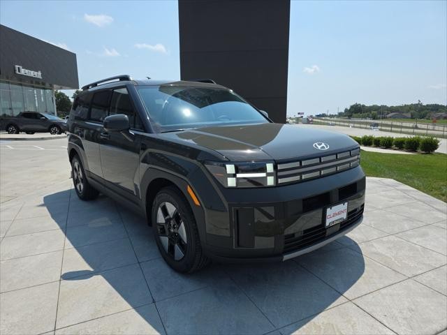 Hyundai Santa Fe Hybrid Vehicle Full-screen Gallery Image 3