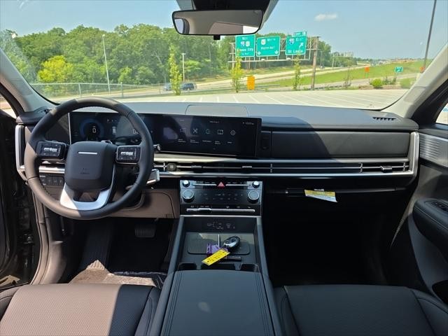 Hyundai Santa Fe Hybrid Vehicle Full-screen Gallery Image 11