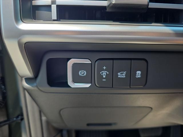 Hyundai Santa Fe Hybrid Vehicle Full-screen Gallery Image 12