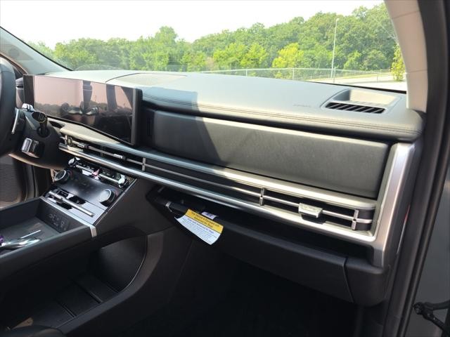 Hyundai Santa Fe Hybrid Vehicle Full-screen Gallery Image 30