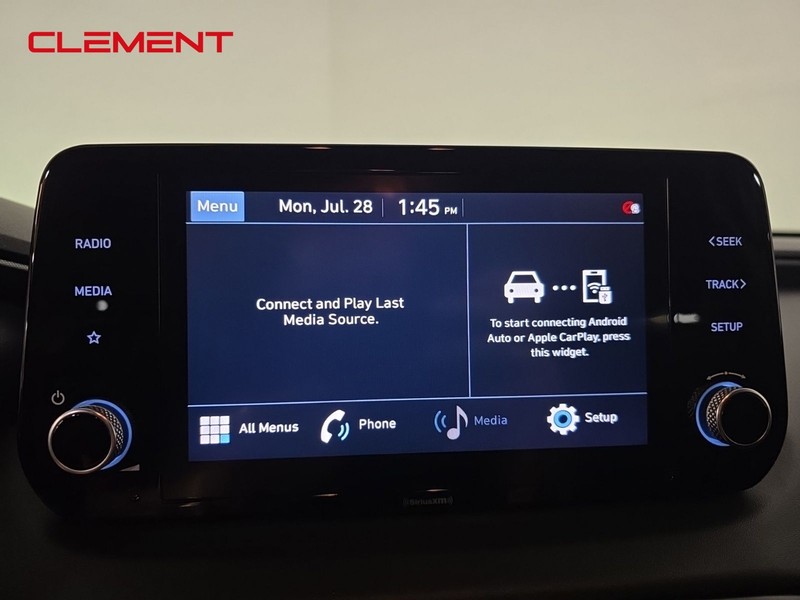 Hyundai Santa Fe Vehicle Image 15