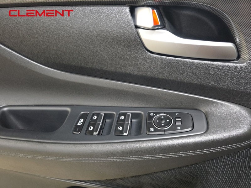 Hyundai Santa Fe Vehicle Image 20
