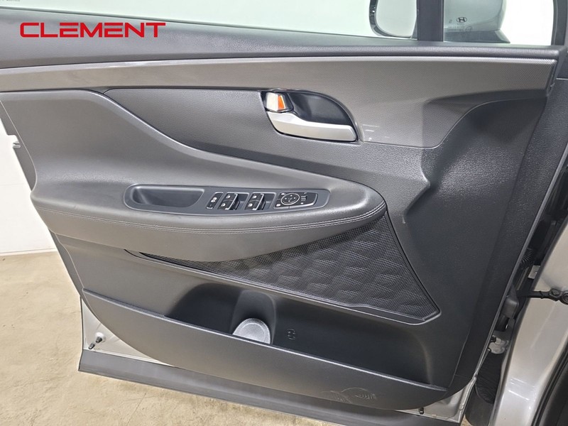 Hyundai Santa Fe Vehicle Image 21