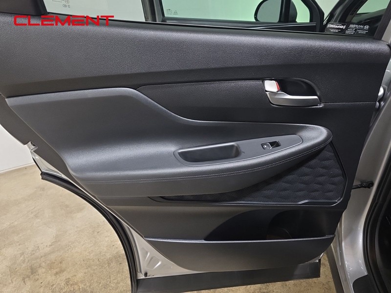Hyundai Santa Fe Vehicle Image 24